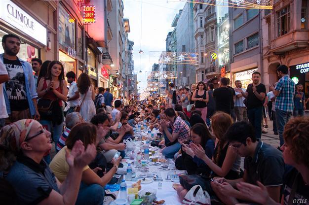 Iftar 2023 in Istanbul - Dates