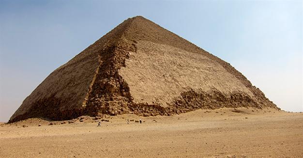 Experts on course to unravel secrets of Egypt pyramids