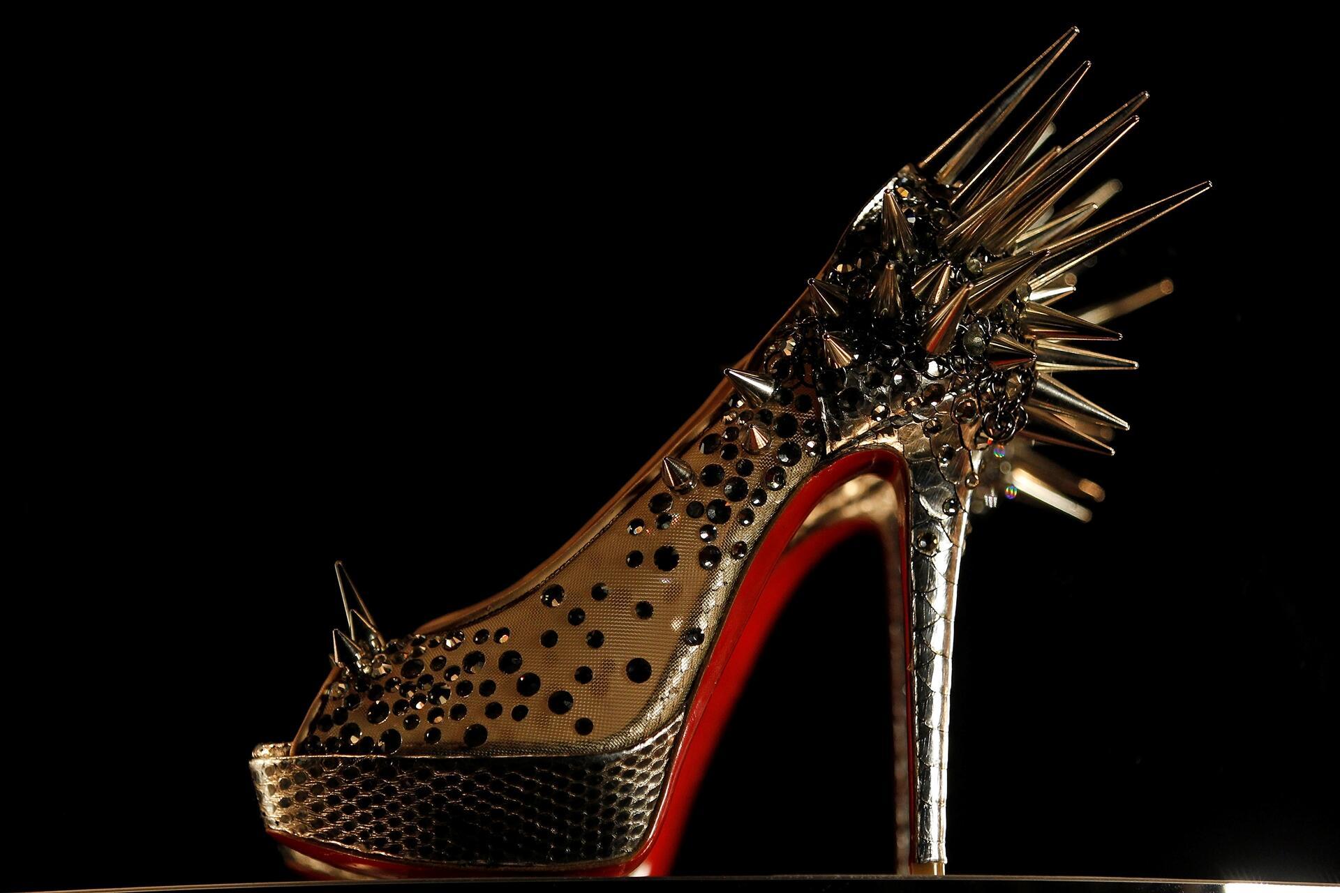 ladies designer shoes red sole