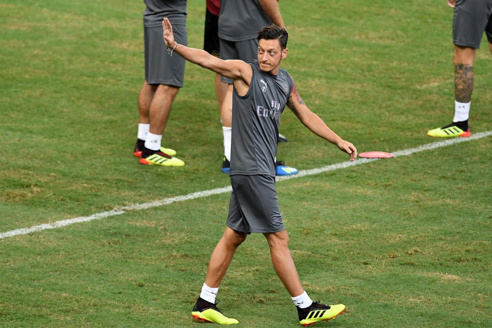 Arsenal Name Mesut Ozil As Captain For Pre Season Cup Turkish News