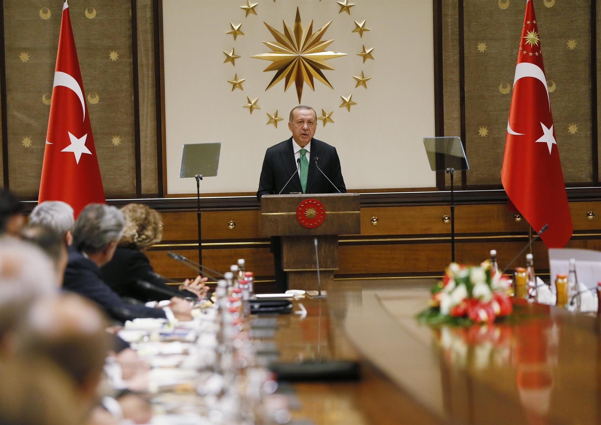 Turkish ministry spent almost 2 mln liras on office 