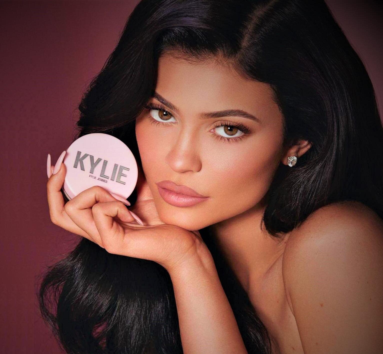 Kylie Jenner Sells Stake In Cosmetics Company For 600m Latest News