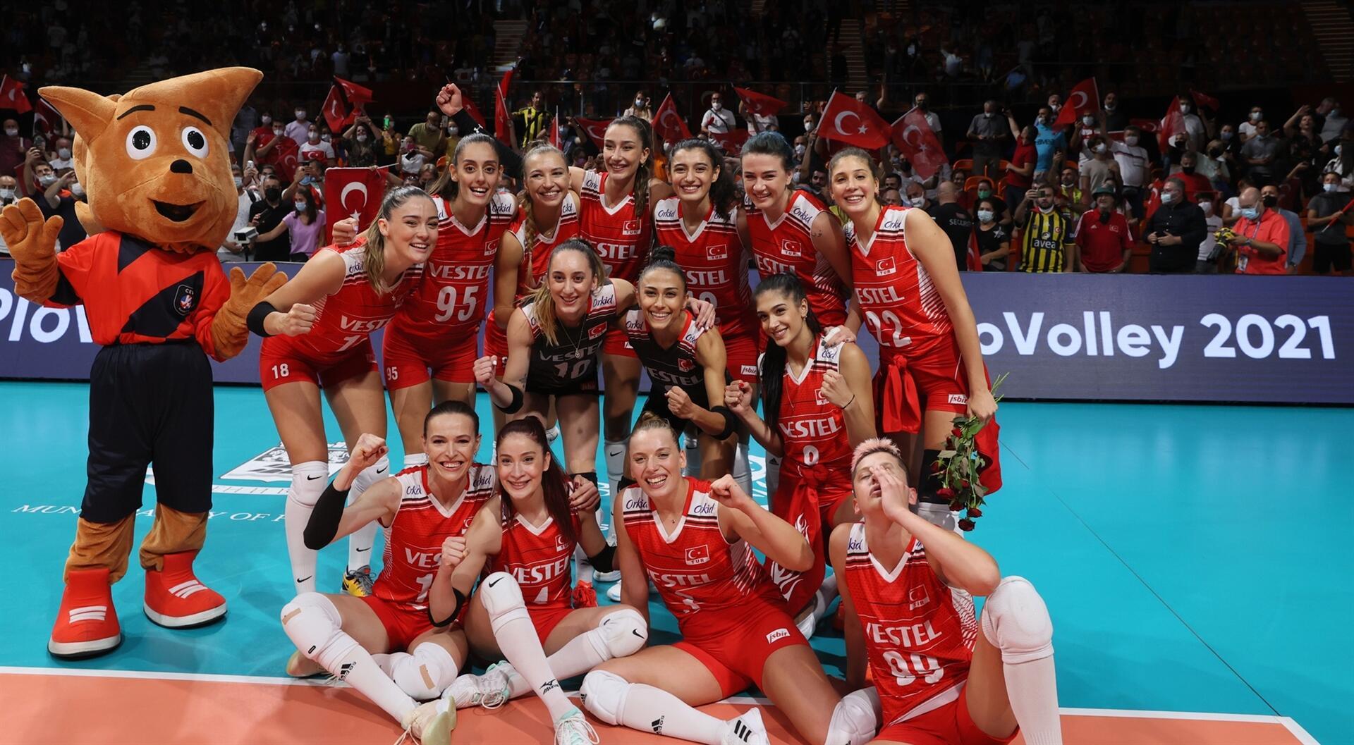 Women’s volleyball team advance in European Championship - Turkish News