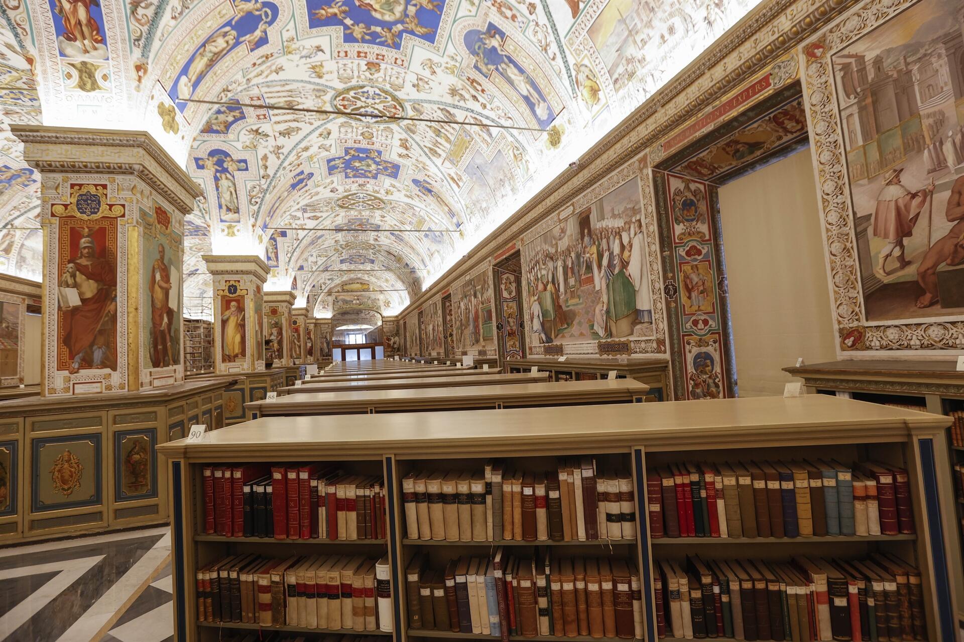 visit the vatican library