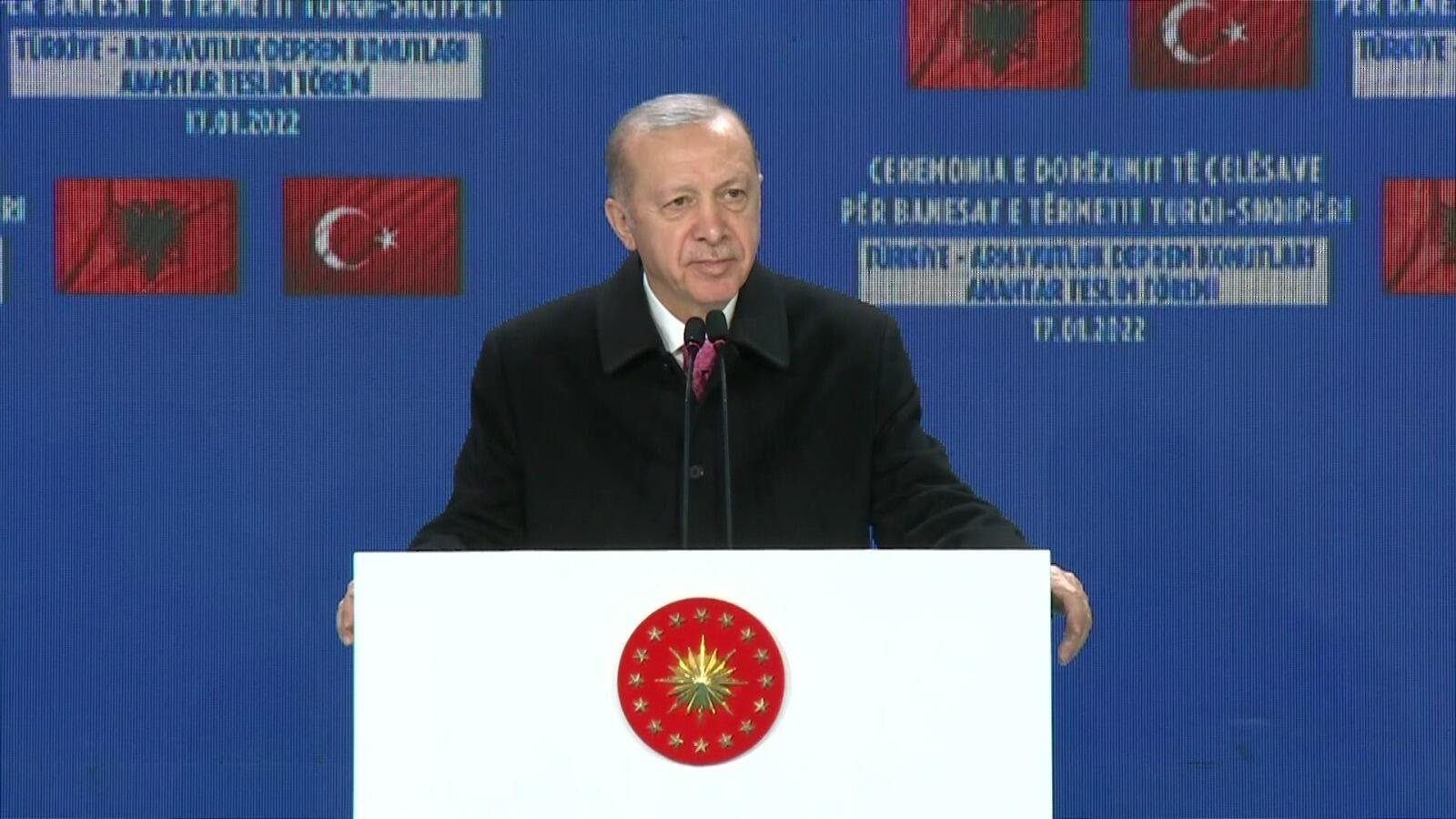 Erdoğan, Arnavutluk'ta depremzedeler için Türk yapımı konutların açılışını yaptı