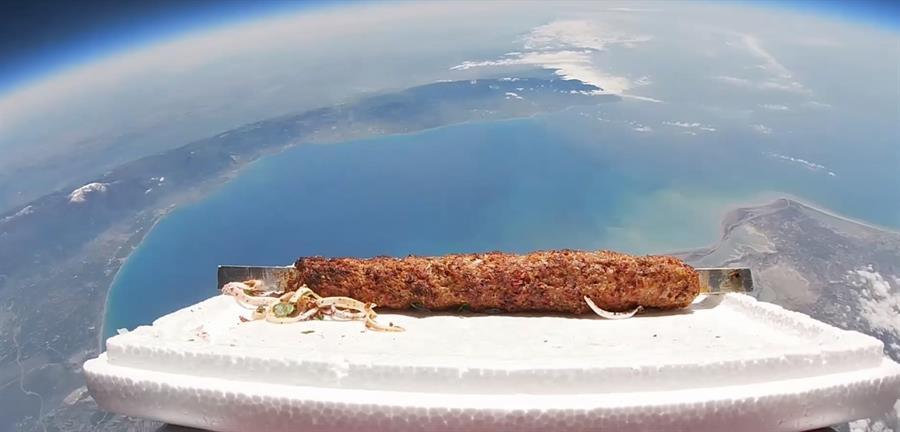 El famoso Adana Kabab fue lanzado al espacio y alcanzó la estratosfera