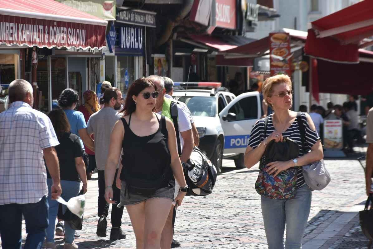 Напливът от български купувачи привлича бизнеса в Одрин