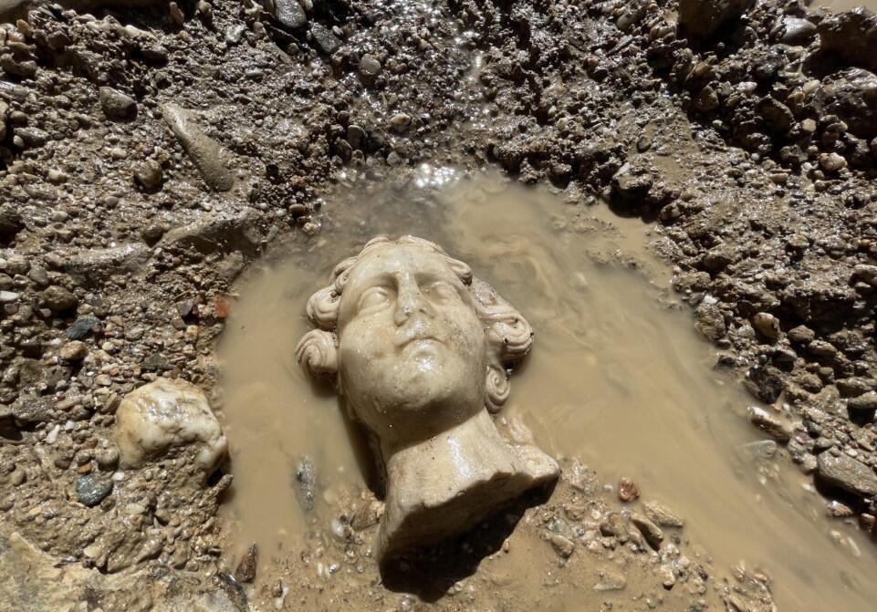 Statue heads found in ancient city of Aizanoi