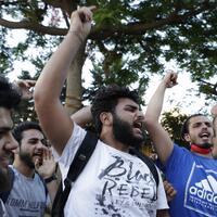 Lebanon protesters call on government to resign amid crisis