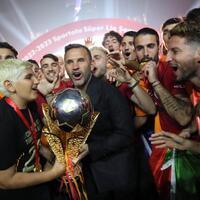 Galatasaray s 3-0 derby win adds to trophy party joy