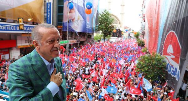 Ο όρκος της αντιπολίτευσης «παραδέχεται την ήττα», λέει ο Erdoğan στο φινάλε της εκστρατείας