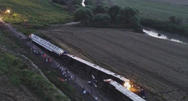 Train derailment kills at least 24 in northwestern Turkey