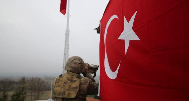 Greece returns 2 Turkish soldiers at border
