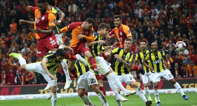 Galatasaray, Fenerbahçe draw 2-2 in eventful Süper Lig game