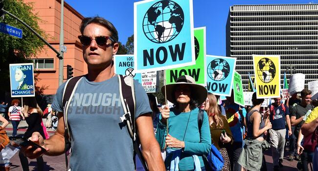 US tells UN it is pulling out of Paris climate deal