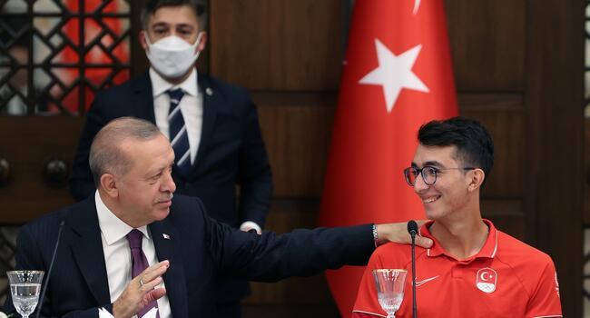 Erdoğan praises Olympic champ for promoting archery