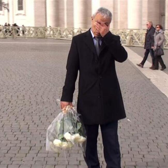 Turkish gunman lays flowers at Vatican tomb of John Paul II