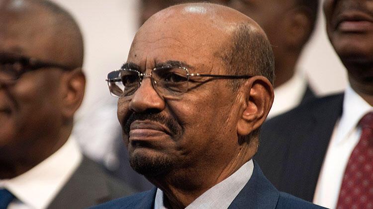 Sudan'ın devrik Cumhurbaşkanı yemek yemeyi ve ilaçlarını almayı reddediyor