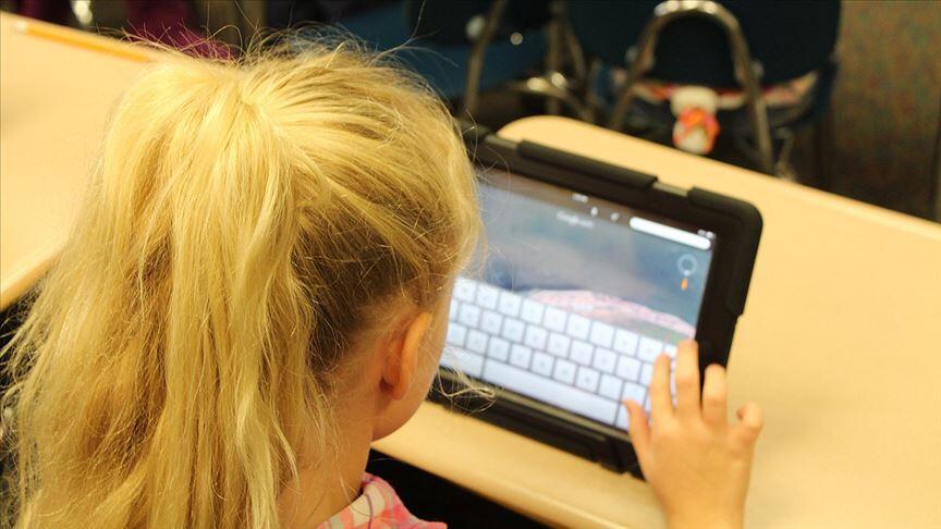 Çocuklar için internetteki yeni tehlike Siber uşaklaştırma