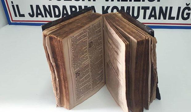 Yozgat'ta 600 yıllık kitap ele geçirildi