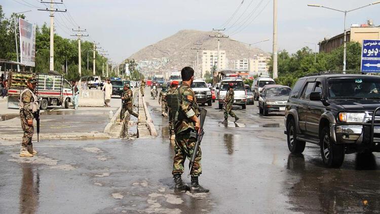 Afganistan'da bayram namazı çıkışında bombalı saldırı 2 ölü