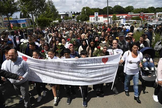 Fransa'da binlerce kişi iki Türk için yürüdü