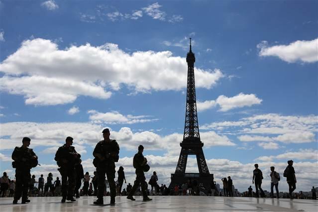 Fransa'da sarı yeleklilerin eylemleri 7 ayını doldurdu