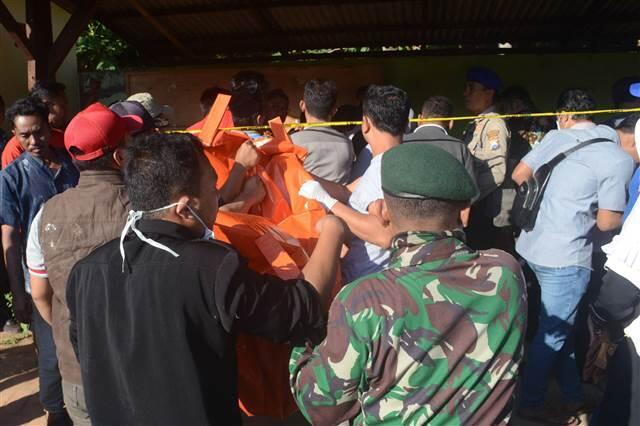 Endonezya'da tekne battı 15 ölü