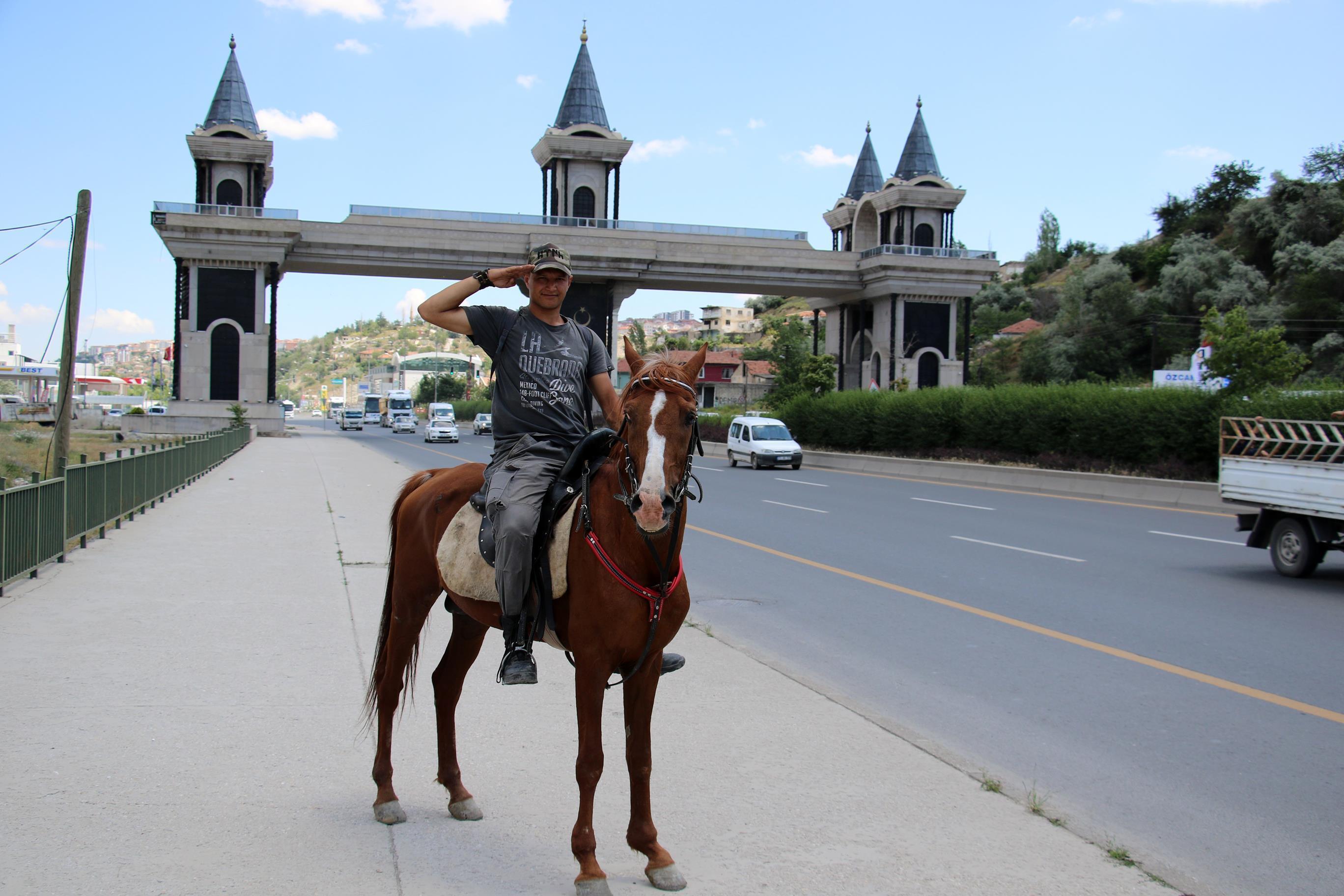 Sivas tan Ankara ya at üstünde 434 kilometre