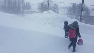 Kars'ta okullar yarın da tatil edildi