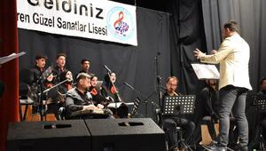 Bitlis'te lise öğrencilerinden tasavvuf müziği dinletisi