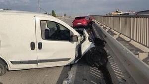 Ankara'da hafif ticari araç otomobille çarpıştı: 2 yaralı