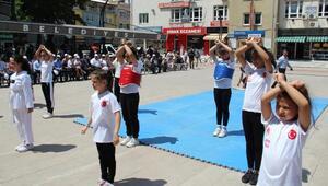 Dinar'da yaz spor okulları açıldı