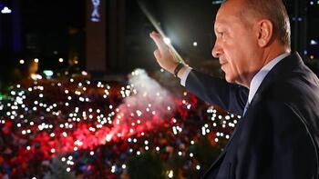 Τελευταία στιγμή ... Το μπαλκόνι του προέδρου Ερντογάν μιλάει: Αυτή είναι η εκλογική δημοκρατία