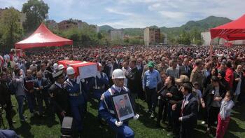 Şehit Uzman Çavuş Volkan Demirci'yi 10 bin kişi uğurladı