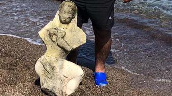 Muğla'da denizde kadın heykeli bulundu