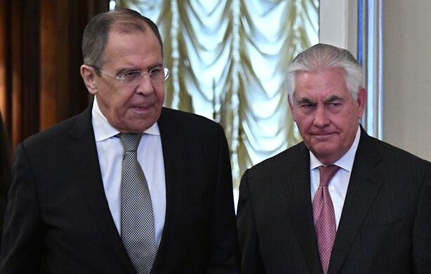 Lavrov ve Tillerson bir araya geldi Canlı yayında gergin anlar