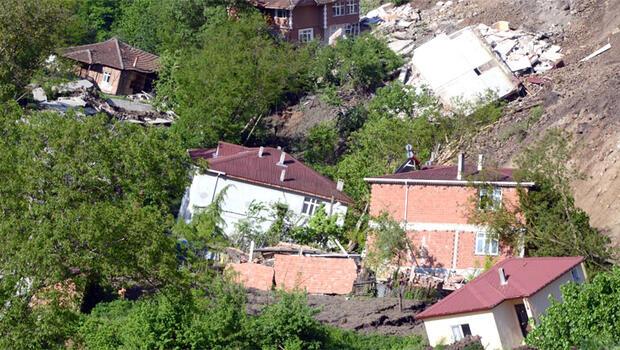 Ordu’da korkunç görüntü 15 ev yıkıldı, mahalle girişe kapatıldı...