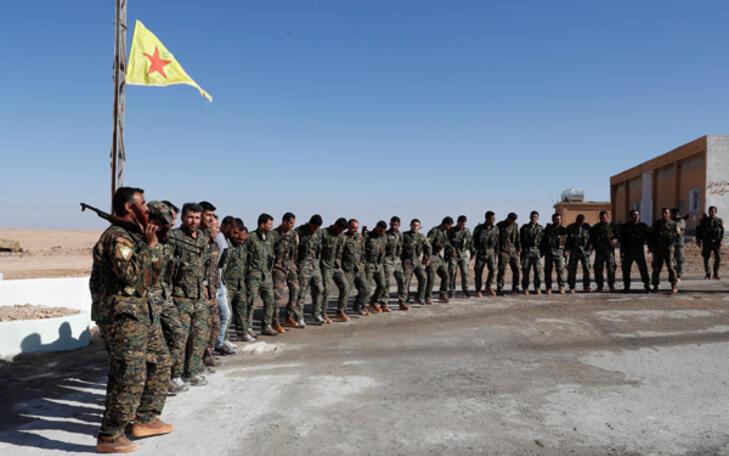 Türkiye sınırında skandal görüntü YPG tören yaptı