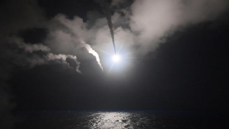 ABD, Suriyeyi Tomahawk füzeleri ile vurdu.. Suriyeden son dakika haberleri