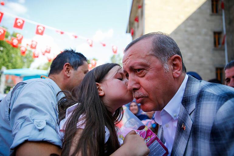 Cumhurbaşkanı Erdoğana sesini duyurmak için her şeyi yaptı