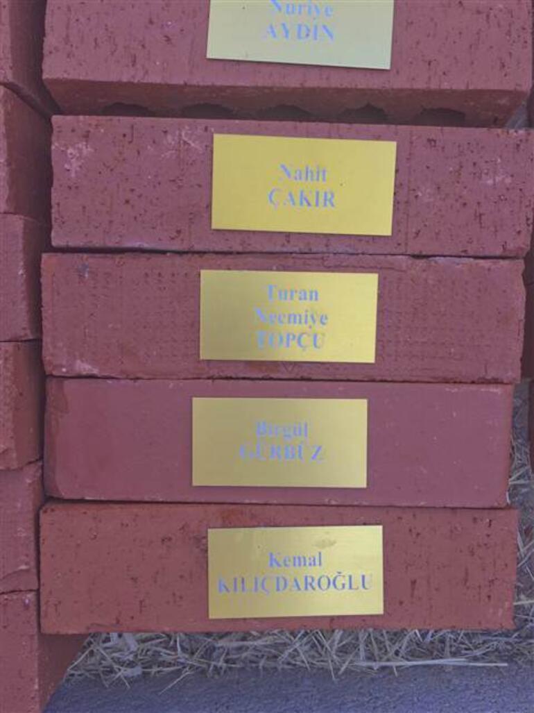 CHP lideri Kılıçdaroğlunun tuğlaya yapışacak plakete soyadı yanlış yazıldı