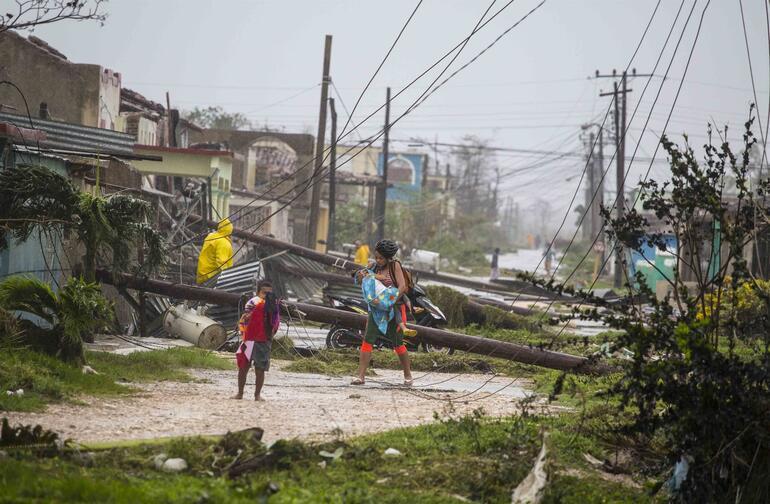 Dominika Başbakanı: Parayla satın alınabilecek her şeyi kaybettik