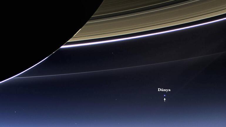 Cassini uzay aracı bugün Satürn gezegenine ölüm dalışı yaptı