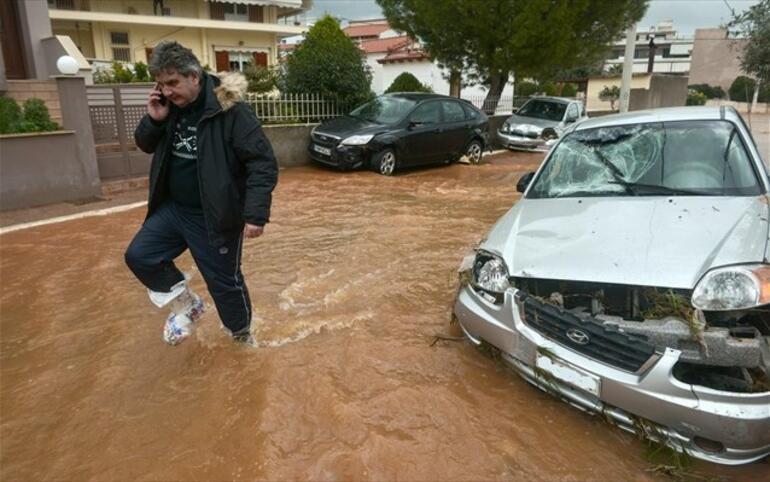 Yunanistan’da sel suları can aldı