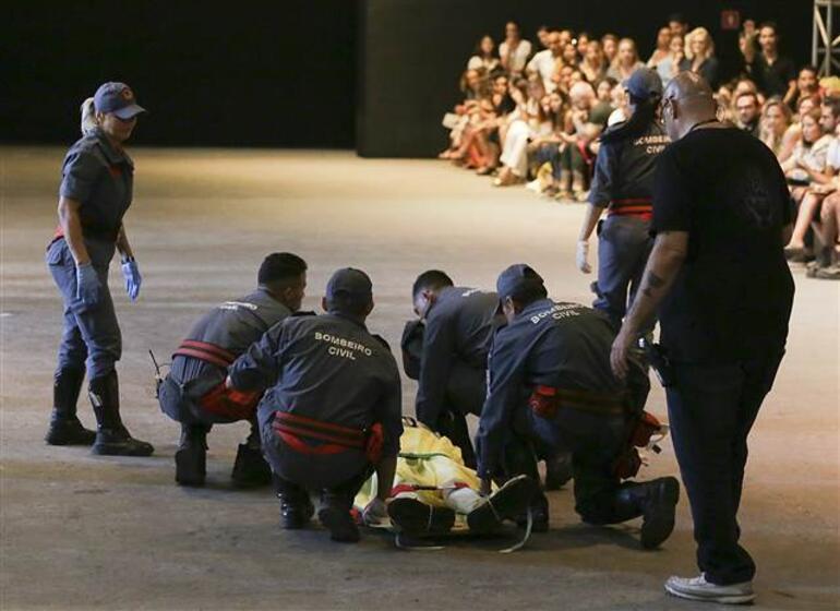 Brezilyada manken podyumda hayatını kaybetti