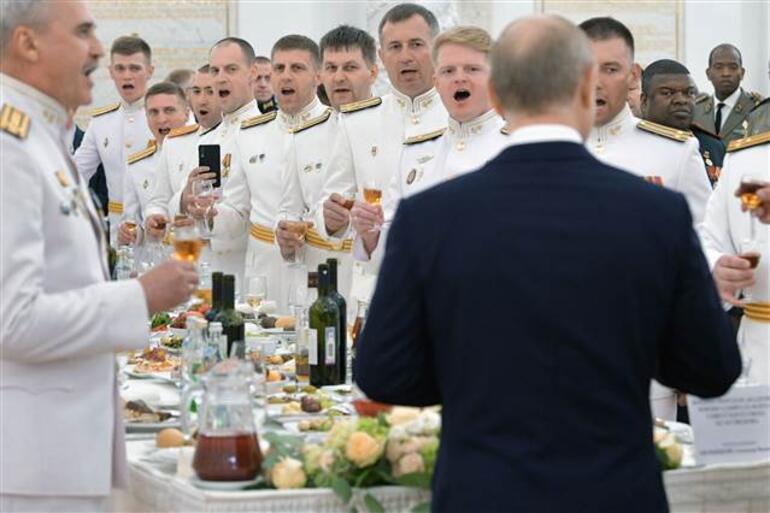 Putin duyurdu: Rusya'nın 'yenilmez'leri gelecek yıllarda...