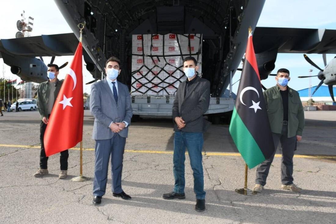 Türkiye'den Libya'ya yardım eli! 150 bin doz koronavirüs aşısı ulaştı
