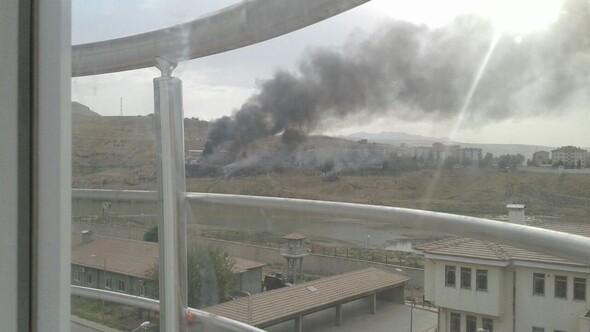 Cizre'de Emniye Müdürlüğü'ne bombalı saldırı