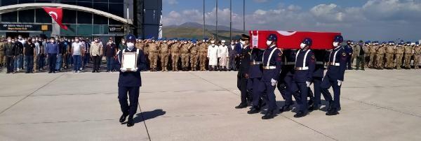 Ağrı'da şehit olan Jandarma Uzman Çavuş Hüseyin Keleş için tören 